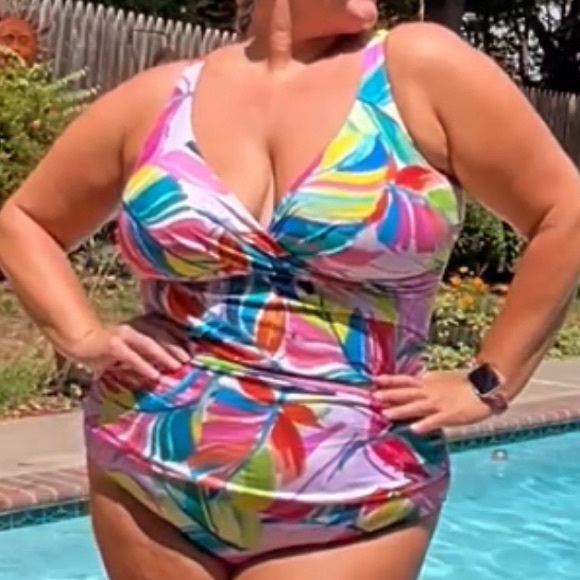 Colorful one piece - Picture 6 of 6